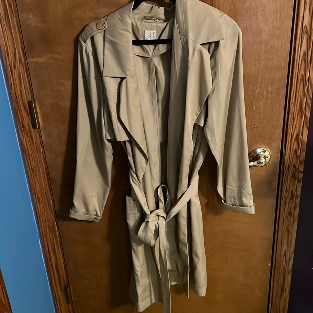 A New Day Trench Coach w Belt Women’s Size M